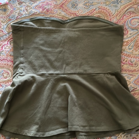 EXPRESS STRAPLESS TUBE STYLE TOP SIZE M - Picture 2 of 5